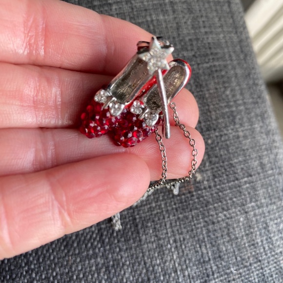 Ruby Slippers chain & charm of Swarovski crystals - Picture 4 of 4